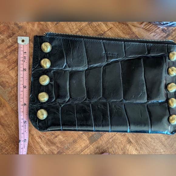 2 Prune leather wristlets / clutch purses - Picture 13 of 16